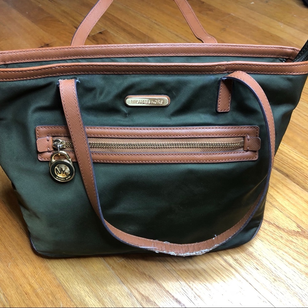 🌟🌟 AUTHENTIC MICHAEL KORS